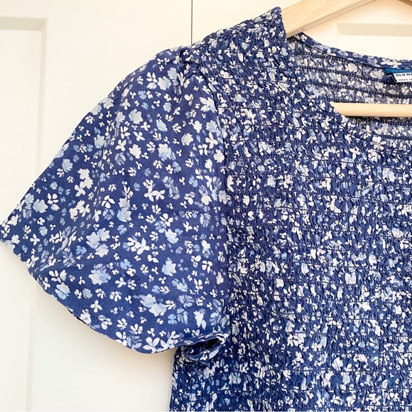 Old Navy Short Sleeve Smocked Top - Picture 4 of 8